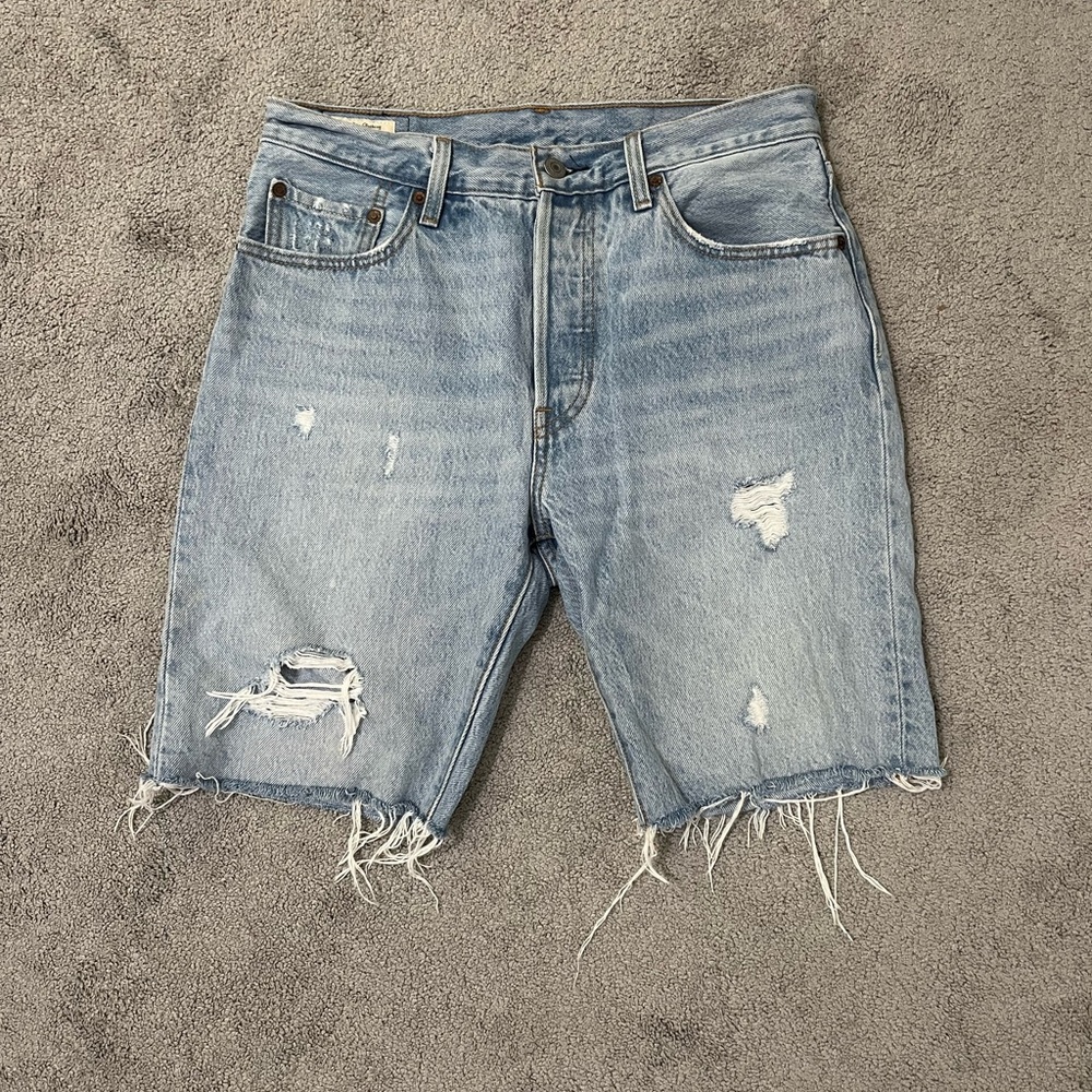 Levi’s Bermuda denim shorts size 27